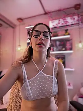 Show modela Zoe_Bae na web-kameri