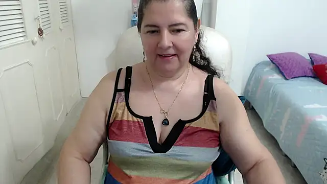 leonela_69のライブXXXチャット