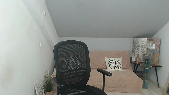 BrendaSkye Adlı Modelin Canlı XXX Sohbeti