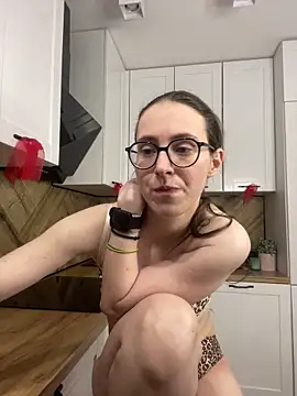 Chatroom XXX en direct de MartiniiSelenna