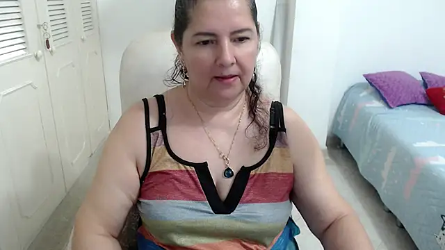 แชท XXX สดของ leonela_69