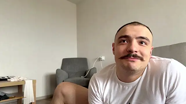 Love_plat1na's Live XXX Chat