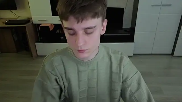 XXX chat uživo modela angryzan