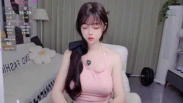 uikyy1 élő XXX-chatje