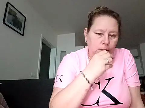 Czat XXX na żywo – Jahudka47