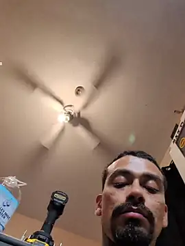 Cnutt310's Live XXX Chat