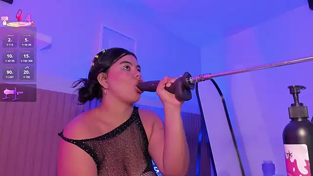 klhoe_boobs Adlı Modelin Web Kamerası Şovu