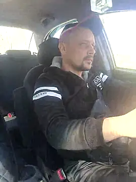 DanielOhCool: διαδικτυακό σόου στην κάμερα