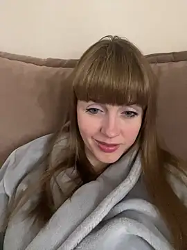 Kamilochka2951 Adlı Modelin Canlı XXX Sohbeti