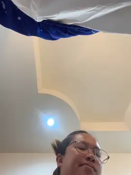 Ponthipn Live XXX chat