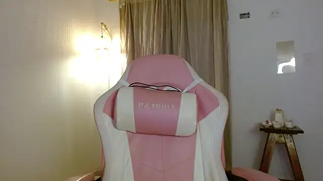 Онлайн чат XXX DreamsAnna