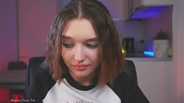 Онлайн чат XXX Leyla_crsh