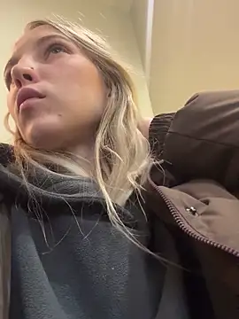 Adelina0001 Show in webcam