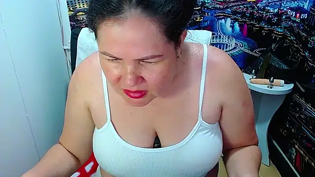 tila_nastyyのライブXXXチャット