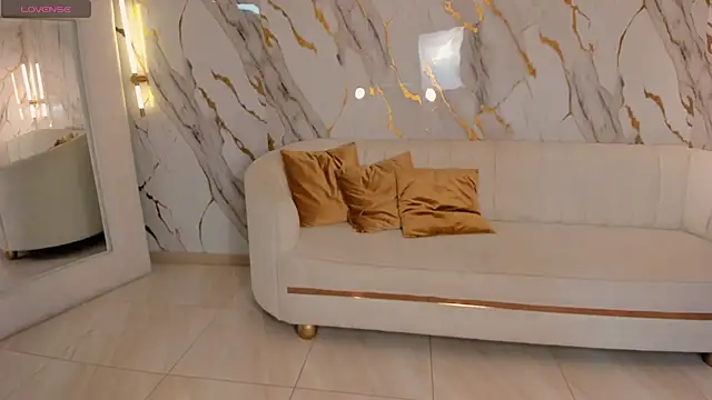 ArianaNovaのライブXXXチャット