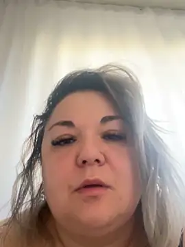 Chat +18 de MikyVesela ao vivo