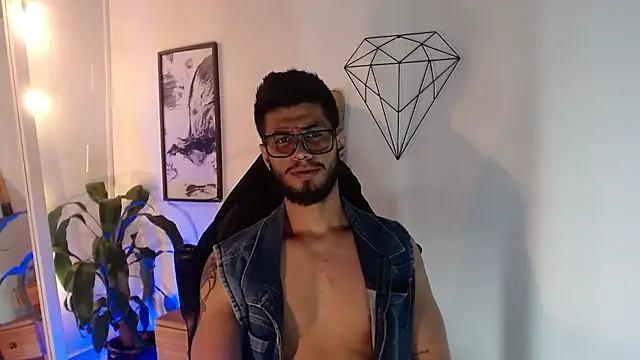 Онлайн чат XXX Colby_brown03