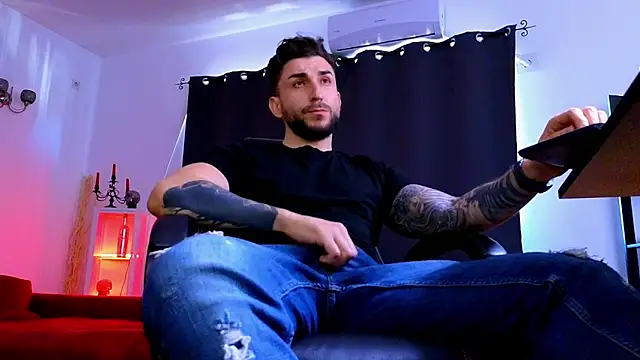 MightyAaron66 网络视讯表演