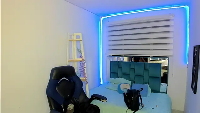 Вебкам-шоу Sara_Red_X