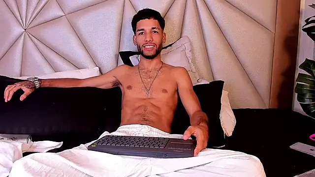 Show modela Thiagoferreti na web-kameri