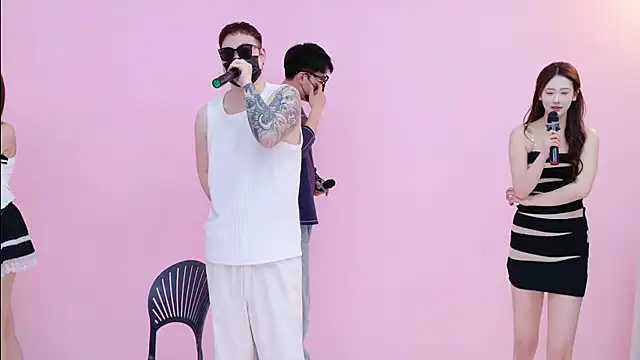 แชท XXX สดของ 1X-one