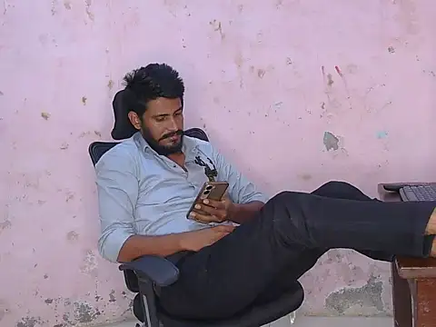 HotXKrish Pertunjukan Webcam