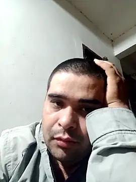 TUAMIGOLH's Live XXX Chat