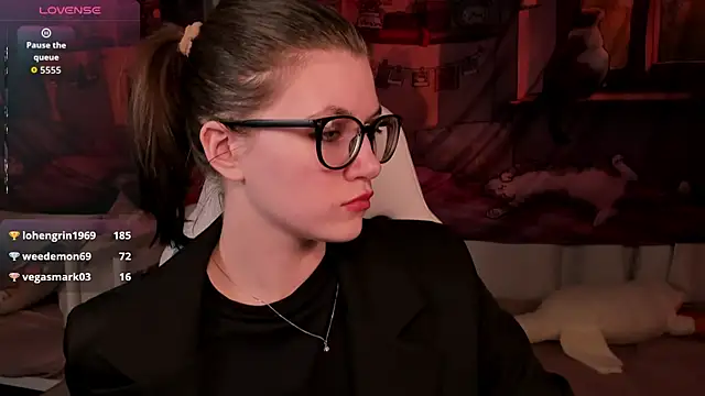 دردشة CathyAdams الجنسية المباشرة