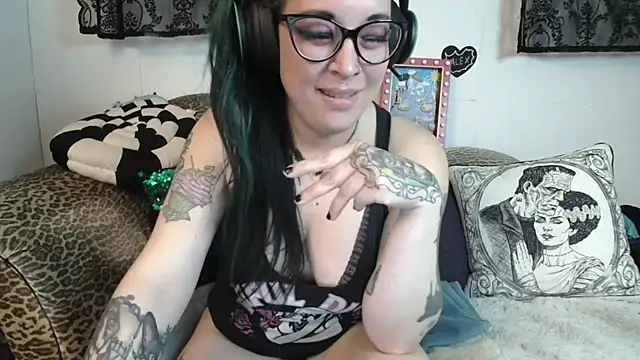 Missy-Dee's Webcam Show