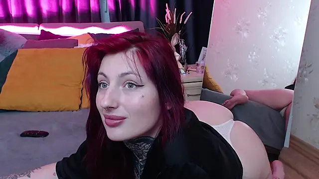 Nina_Blum_ লাইভ XXX চ্যাট