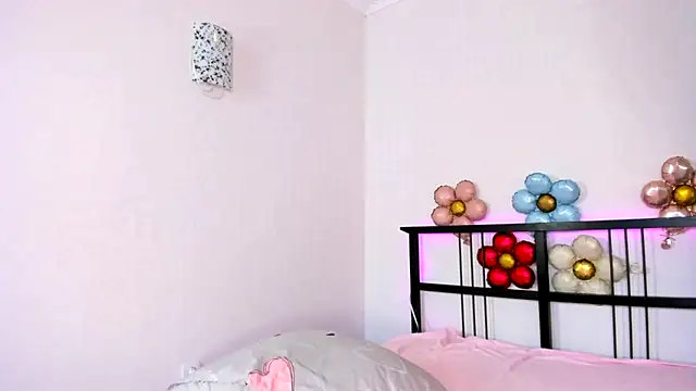 Flora_Amber লাইভ XXX চ্যাট