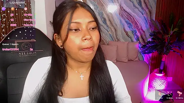 Maile_Tay লাইভ XXX চ্যাট