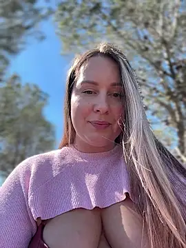 Mona_Plus' Live XXX Chat