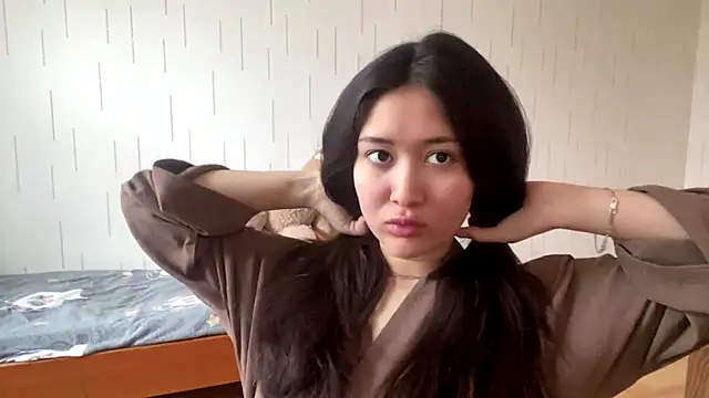 Chatroom XXX en direct de YourMiIa