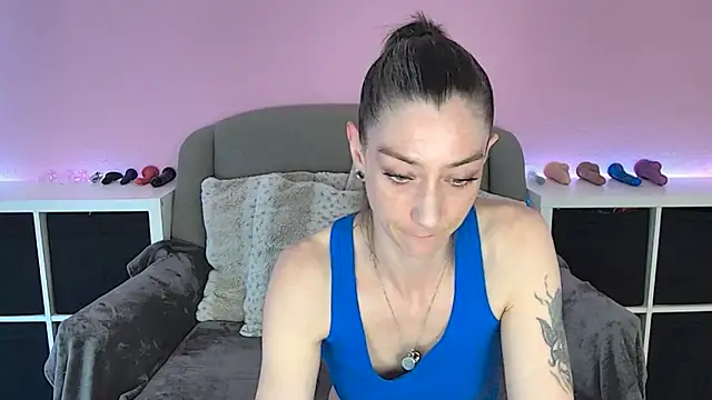 Hot-Svenja Adlı Modelin Canlı XXX Sohbeti