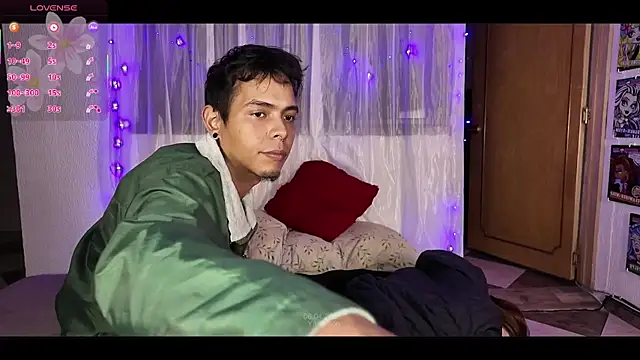 YaraLeon Chat XXX in diretta