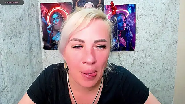 EmmaCat_'s Live XXX Chat