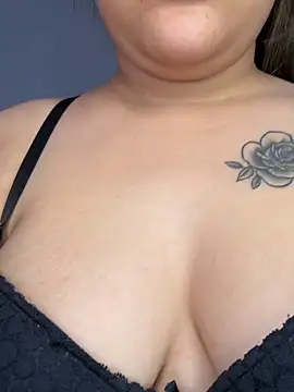 Rosy_BabyDoll's Live XXX Chat