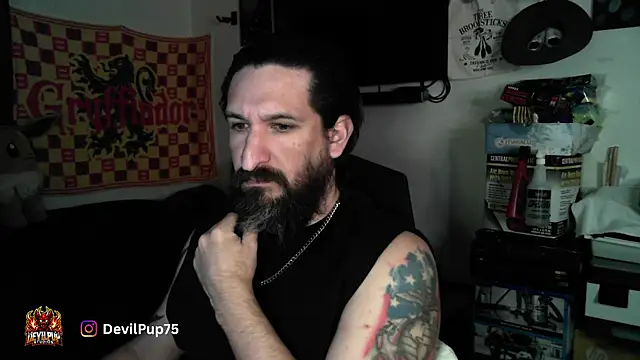 Chatroom XXX en direct de DevilPup75_