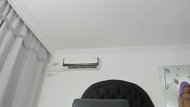 lunmei Show in webcam