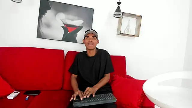 scary_movie Show in webcam