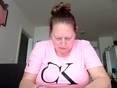 Jahudka47: онлайн-секс-чат