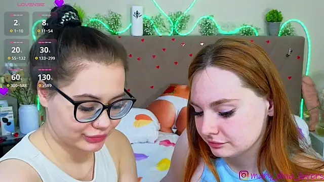 Mary_DinaのライブXXXチャット