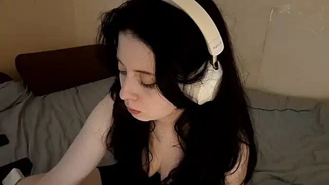 MindyMinty: онлайн-секс-чат