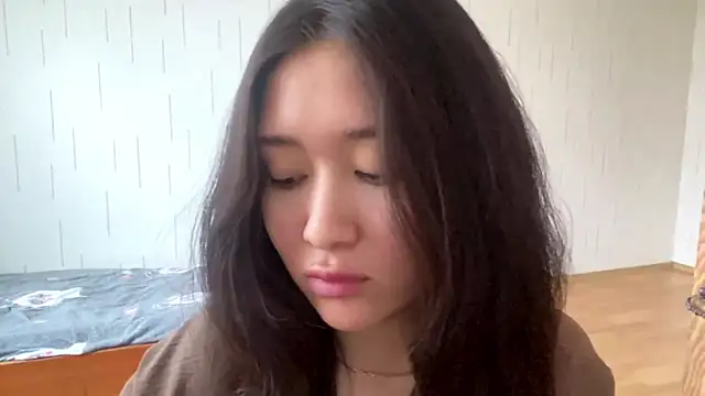 YourMiIa: онлайн-секс-чат