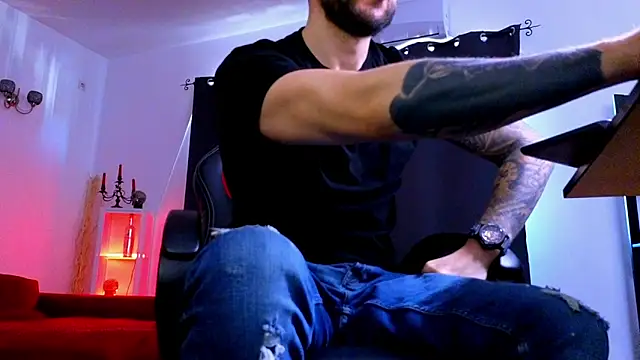 Chatroom XXX en direct de MightyAaron66