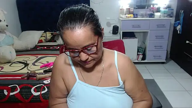 pervert_mommy_'s Live XXX Chat