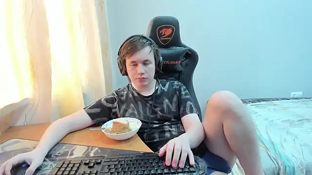 Pokazy przed kamerką – iliaskrislove