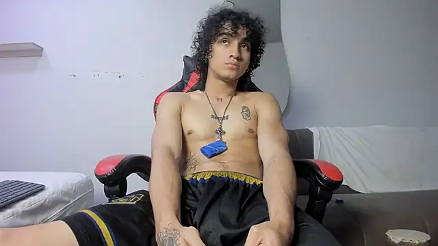 JackesTaylor: онлайн-секс-чат