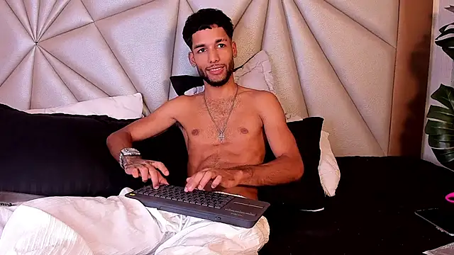 Thiagoferreti: онлайн-секс-чат